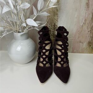 Fergie cute strappy sandals size 7